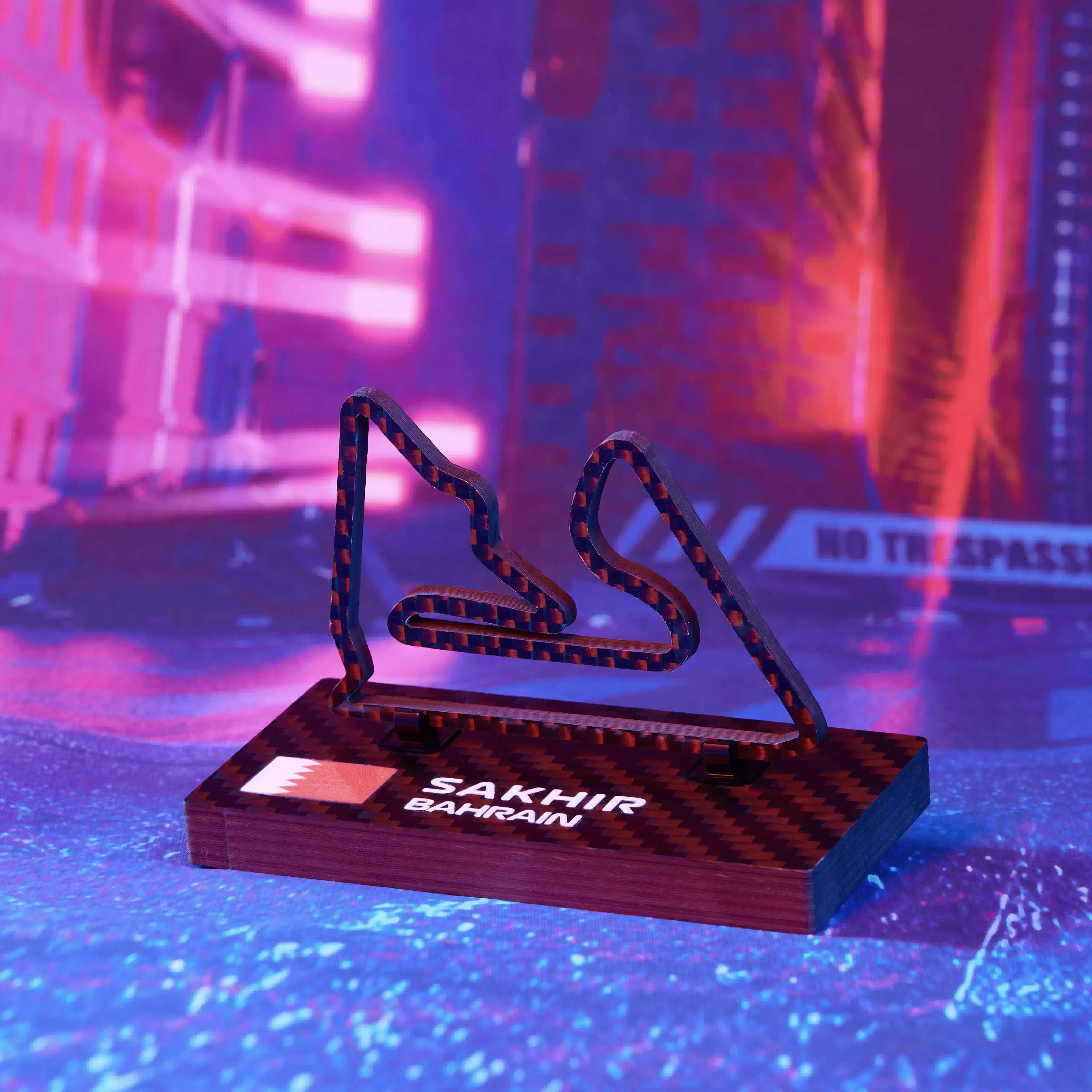 Bahrain Sakhir F1 2026 Circuit Track Ornament - Carbon Fiber Desk Decor