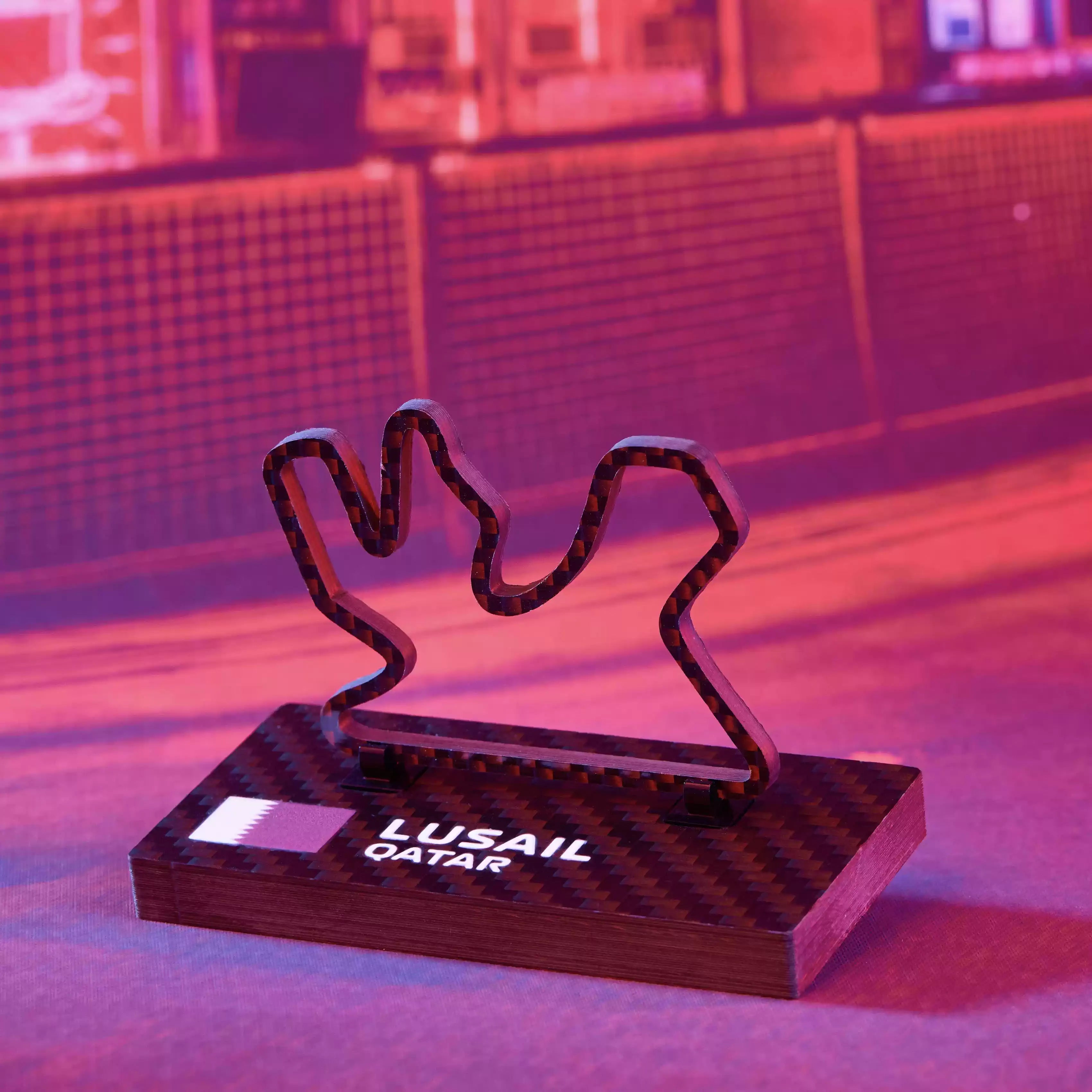 Qatar Lusail F1 2026 Circuit Track Ornament - Carbon Fiber Desk Decor