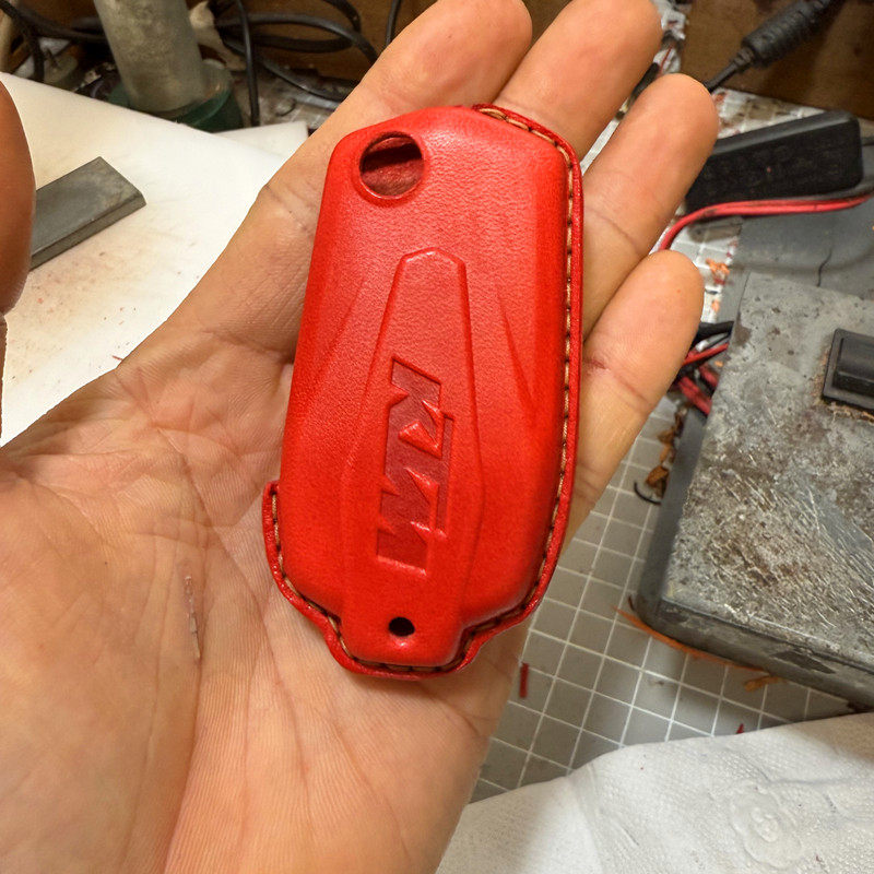 KTM 1290 Super Adventure leather key case in dark color variant